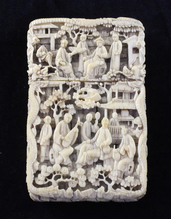 A Chinese export ivory card case, 19th century, 8.3cm